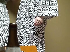 M628G06 A youthfull wife of a reader reporter who participated in a 2 -day and 2 -day