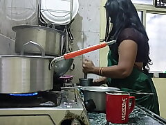 Father-in-law quenched the thirst of his fervor by fucking the young daughter-in-law