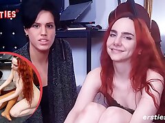 Ersties: Zwei junge Studentinnen spielen mit Electro-hitachi und Massagestab