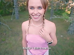 Banging my stepsister's pussy in nature because I got a hard-on at the sight of her naked bootie