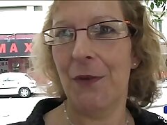 Françoise, mature in need of spear