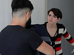 My girlfriend kneed me out! I fucked her stepsister