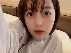 [A female college student's getting off routine] After college, she masturbates while leisurely masturbating her pussy, still smelling from her bod odor.