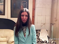 Picked up a modest girl in the theater and divorced for fuck-a-thon in an art gallery