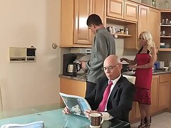 WANKZ- Chesty Cougar Helly Mae Face Creamed