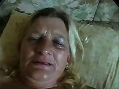 The son-in-law in law came inside the poon and filmed to send to wifey