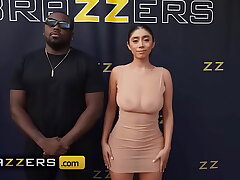 BRAZZERS - Violet Myers Shows off her asshole to Paparazi