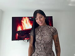 Daniela comes home with a enjoyable surprise in her Booty - Daniela Ortiz