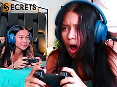 I FUCK MY Step-sister WHILE SHE PLAYS VIDEO GAMES