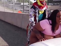 Gibby The Clown Fucks Delicious Tee On Atlanta&rsquo;s Most In demand Highway