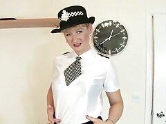 Meet busty mature mom Tonya