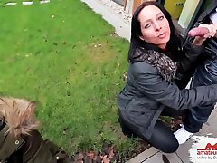Die versaute Spermaschlampen Familienfeier  Dual Blowjob