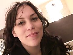 Petite amatrice brown-haired sodomisee et fistee grave