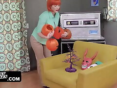 Peter Griffin Takes Step Daughter-in-law Meg Griffin's Chastity - Family Stud Porno Parody