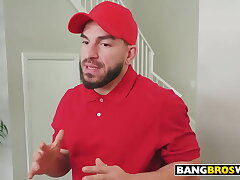 Macy Meadows Fucks The Pizza Delivery Dude