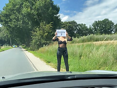 Street Hoe lets an unknown Boy fuck her hard without Condom