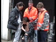 Telefonsex mal anders MIlf schiebt sich den hoerer rein