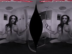 Glamour Solo in Virtual Reality