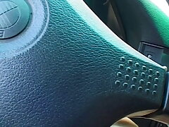 Solo im Gruenen da bingt er zum Tryst ein Fake penis mit
