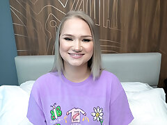 This sexy fresh teen has a phat ass and luvs blowing cock