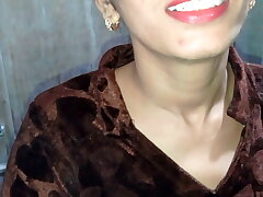Slender girl hot and sexy  youthfull student in rest room  peshab krti student chut me li ungli kuvari ladki ne full v