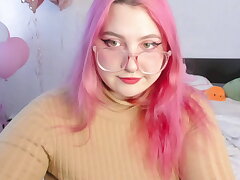chubby chick teases you with her ass