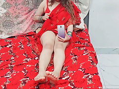 Punjabi Wife Fapping While She is Eyeing Porno On Her Mobile With Loud Yelling