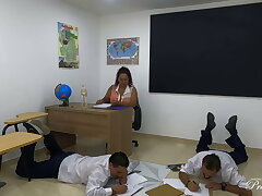Threeway college with the miss Roxana