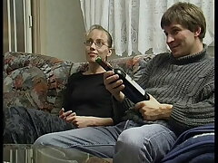 Young Duo in the 90s plowed on the Couch