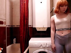 Fitness Honey Spunky Finger-tickling Twat in the Douche - Solo