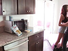 Scorching mouths and perfect thumbs for a Scorching Girly-girl orgasm !!!