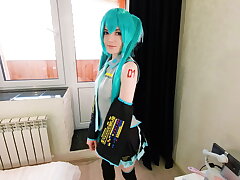 Beauty Vocaloid Hatsune Miku came to visit a admirer after the concert, inhaled his chisel and fucked him