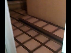 Esposa Cojiendo en el motel con puerta abierta ricos gemidos