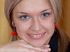 Jasmin anal fingerblasting and then boning