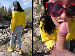 Tourists determined to make a blowjob in nature