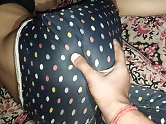 Massag  fucky-fucky kiya bhabhi ke gand or pussy ka