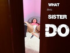 Stepbrother catches his sister-in-law and peeks!