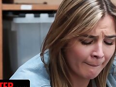 Shoplyfter - Bootylicious Babe Blair Williams Regretted Stealing When The Officer Took Her To The Backroom