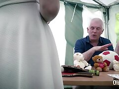 y. seduces older man and pleads him to shag her mouth