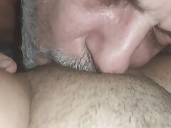 Quand mon Elder fellow de Furious Mud me bouffe la chatte avec avidit&eacute;