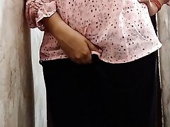 Bhabhi ne anal me li bottle fir aaya maja warm indian desi bhabhi