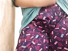 Gym k baad ladki gyi nahane aur nahate hue daal li ungli indian desi damsel