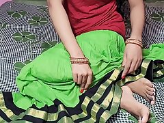 Ghagra pahankar apane hello ghar me apne yaar se chudai ki