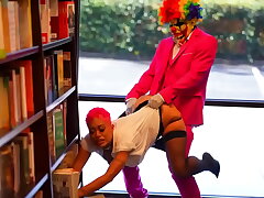 Jasamine Banks Gets Horny While Working At Barnes & Noble and Drills Her Beloved Client