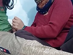 DESI Bhabhi Jacks Devar with a very good Hand-job