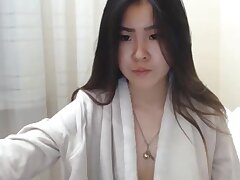 sexy korean gal squirts on cam