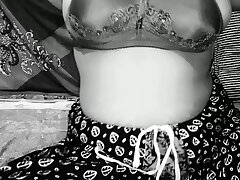 Bhabhi show in full body.