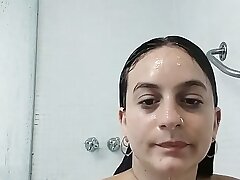 Spanish Bootylicious Doll Recording Herself Bathing & Chatting