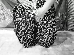 Mature girl showing in boobs.