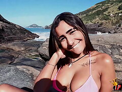 Morena safada se exibi na praia e da o cu apertadinho | Tifanny | Loupan produ&ccedil;&otilde;es